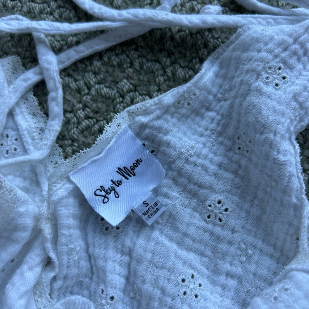 White Eyelet Ruffle Top - Picture 3 of 3